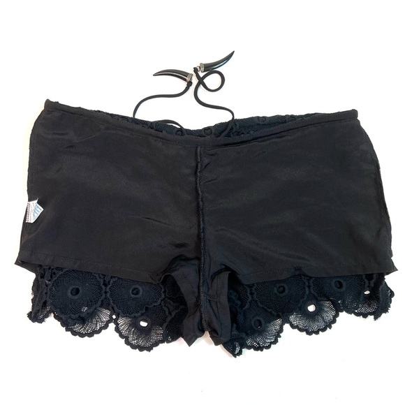 Alexis Lace Drawstring Horn Shorts Black Size Small - Picture 5 of 8